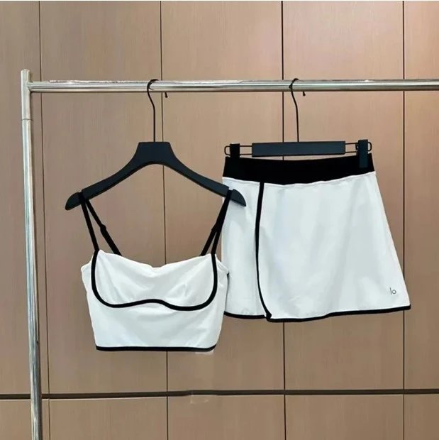 Design Two-Piece Set Black and White Contrast Sporty Crop Top and Skort - 11