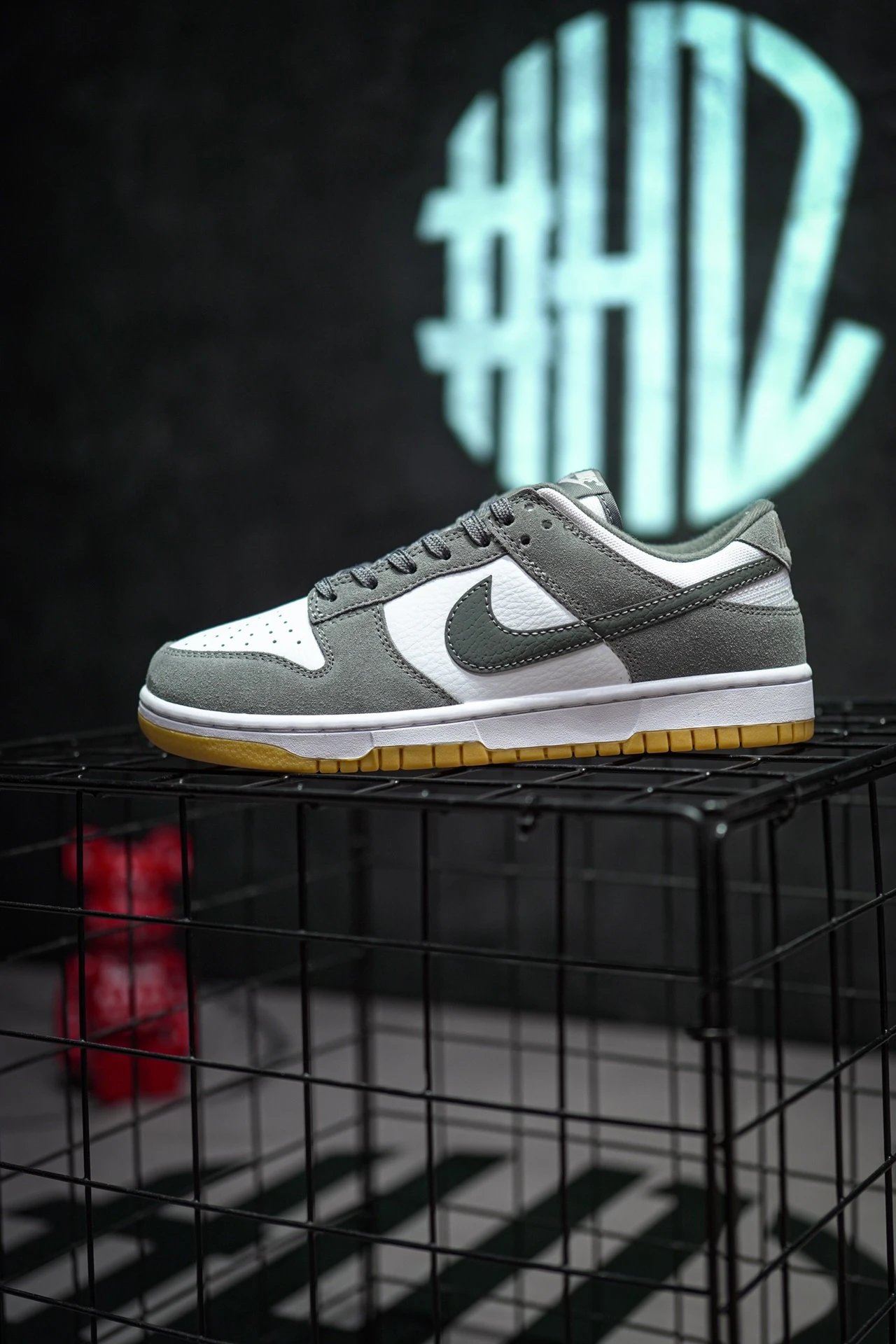 NIKE Dunk Low "Grey Gum"