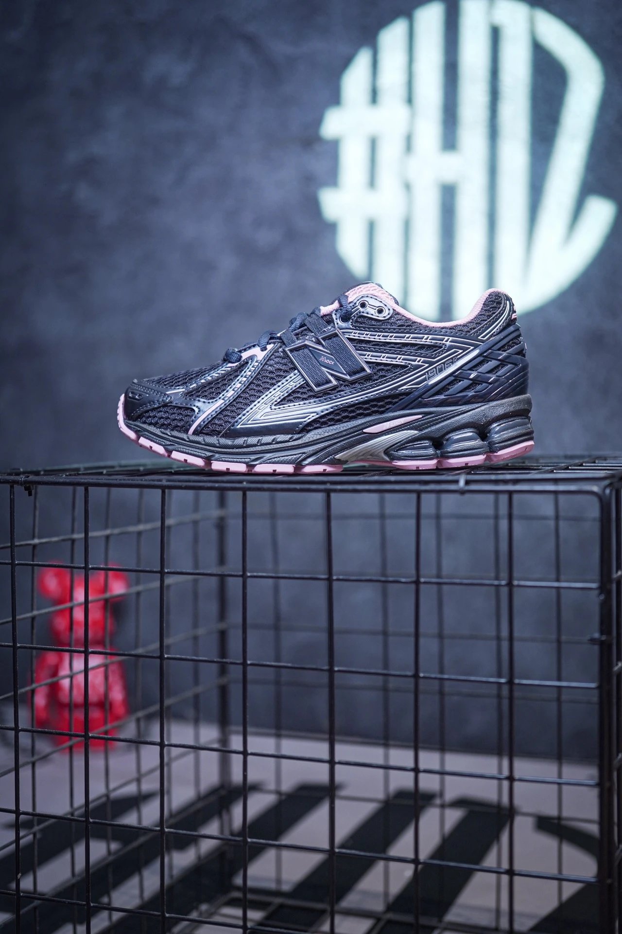 New Balance 1906R Sneakers