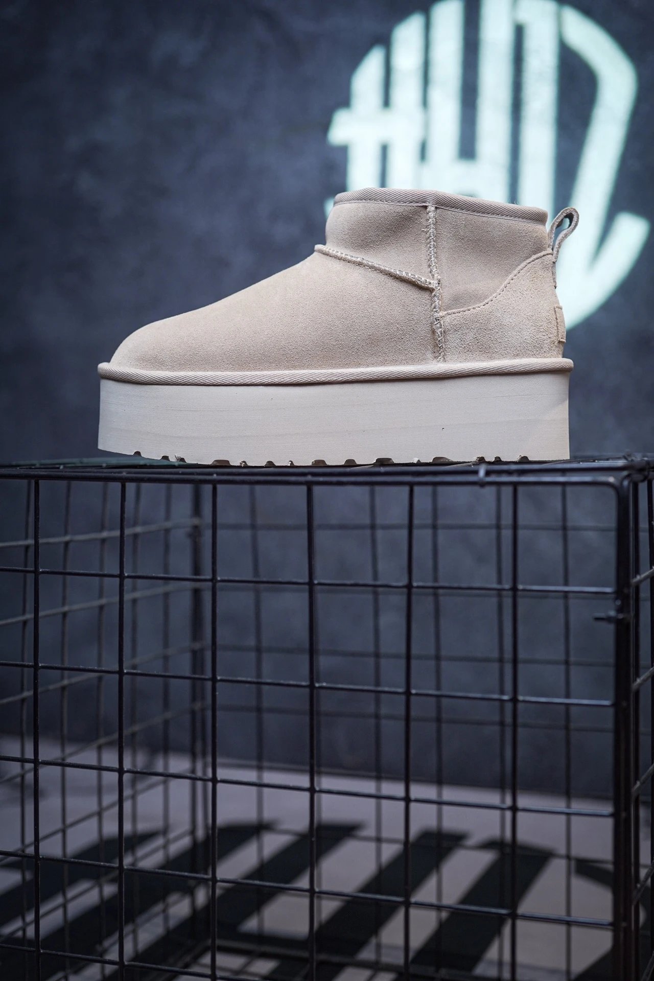 UGG Snow Boots Thick Sole 5CM Low Top Sand, Black