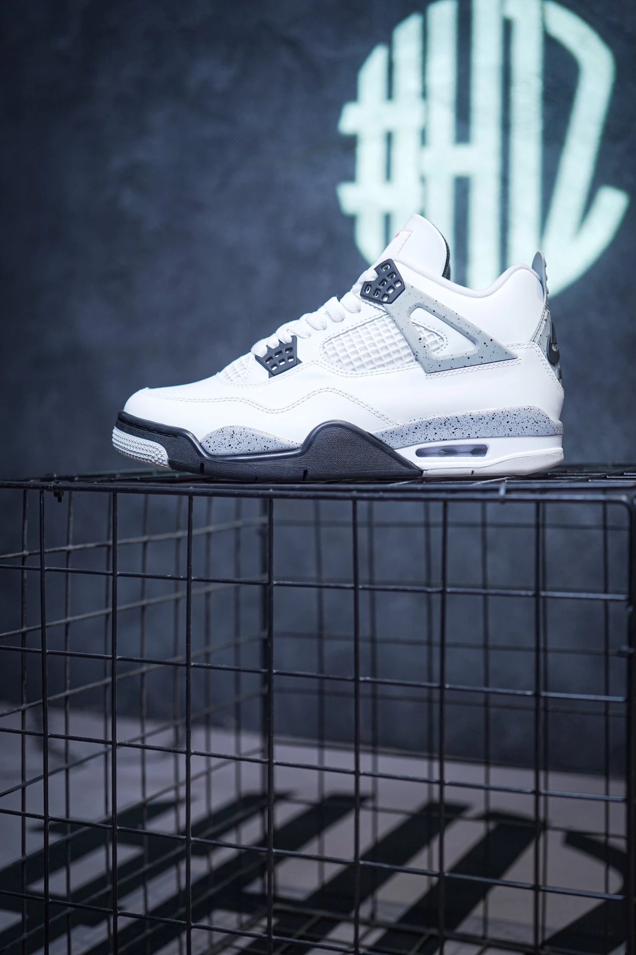 Air Jordan 4 OG "White Cement" 2025