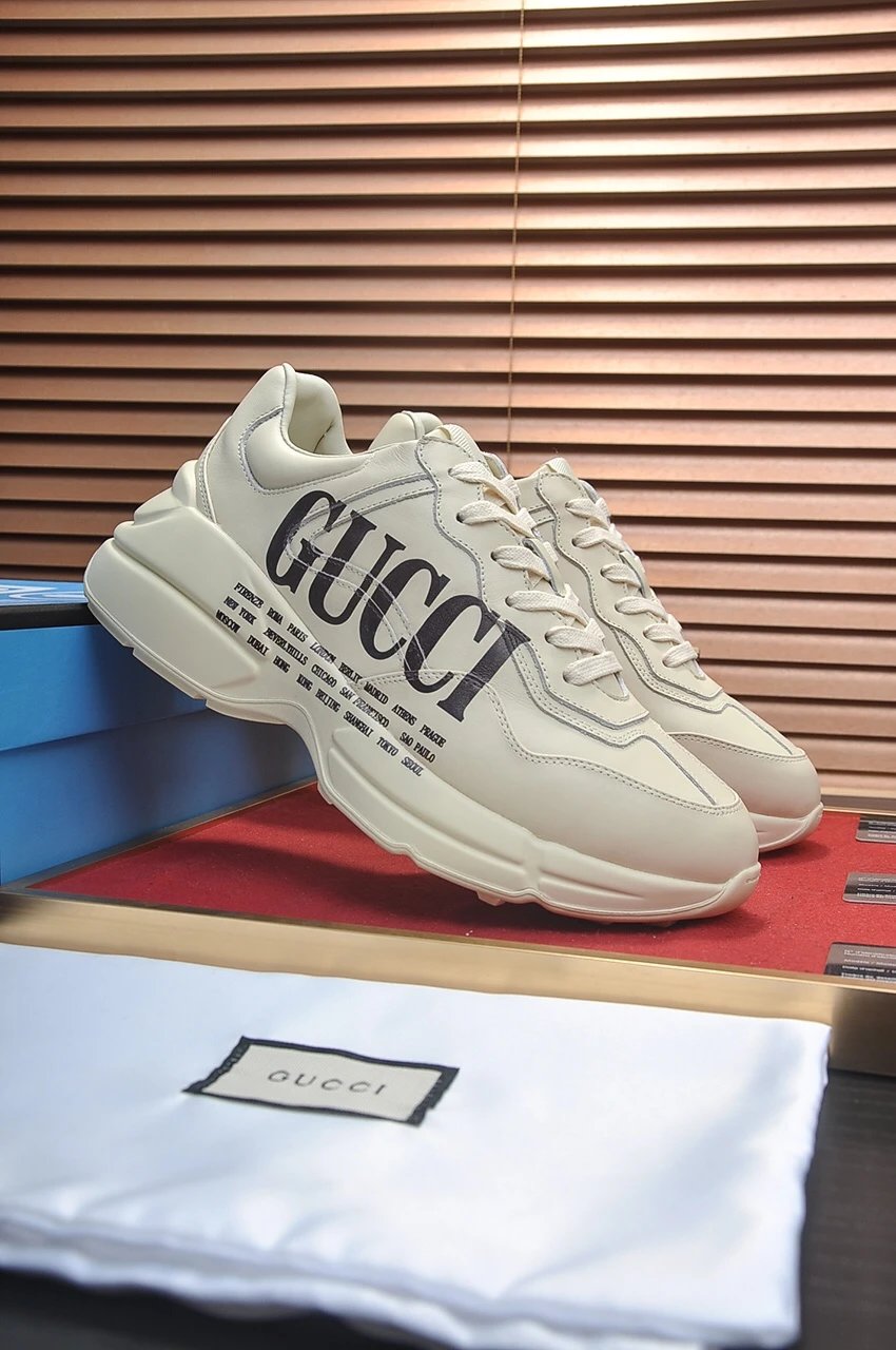 Gucci Couple Collect