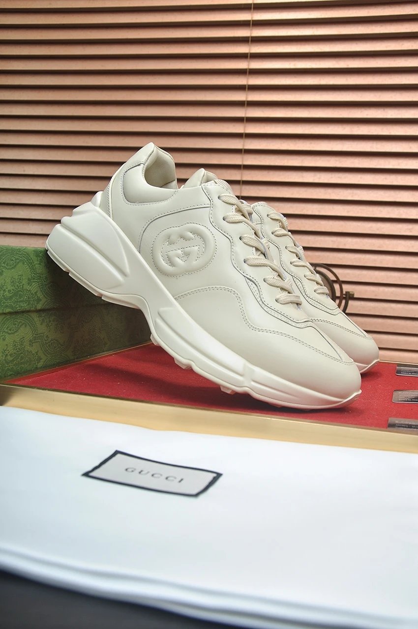 Gucci Couple Collect