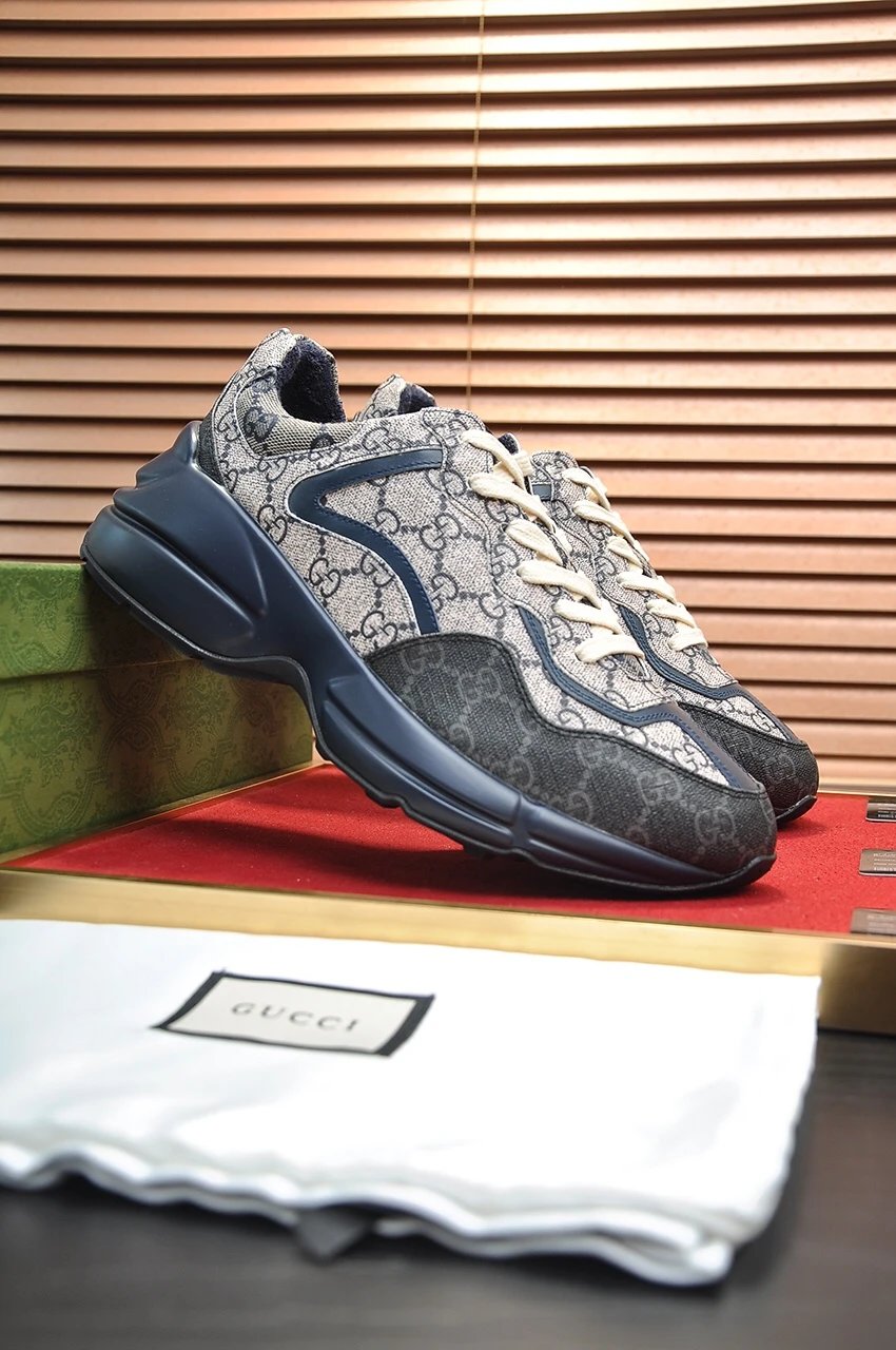 Gucci Couple Collect