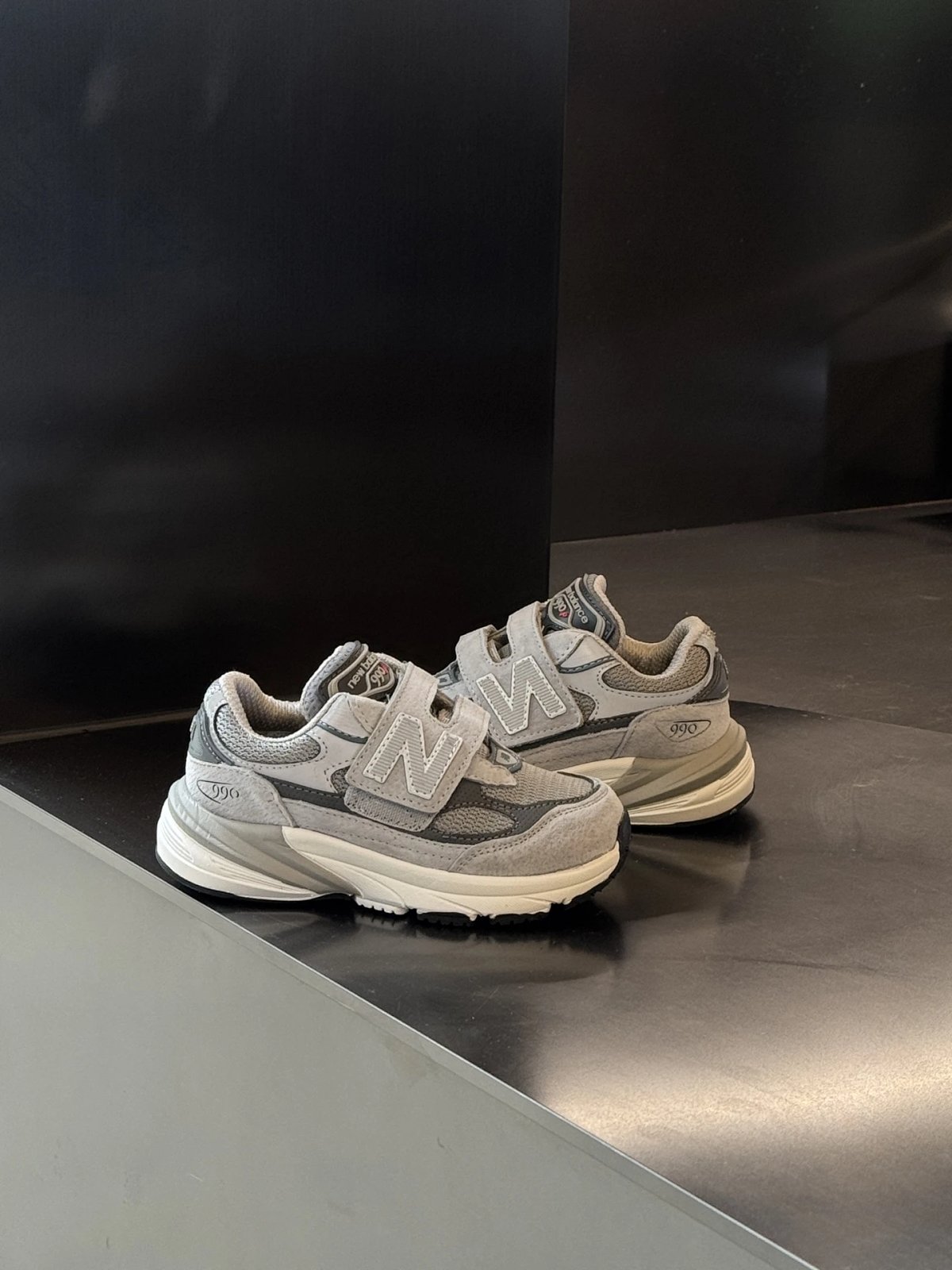 New Balance 990v4 Gray Velcro Sneakers Running Shoes product detail 2 in Litbuy spreadsheet finds