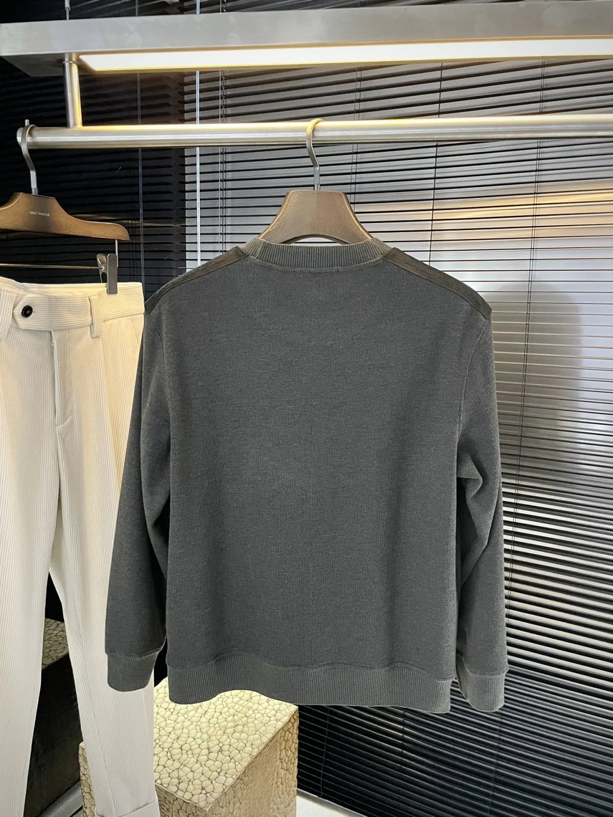 Design Berluti Paris Crewneck Sweater Black Sweater product detail 28 in Litbuy spreadsheet finds