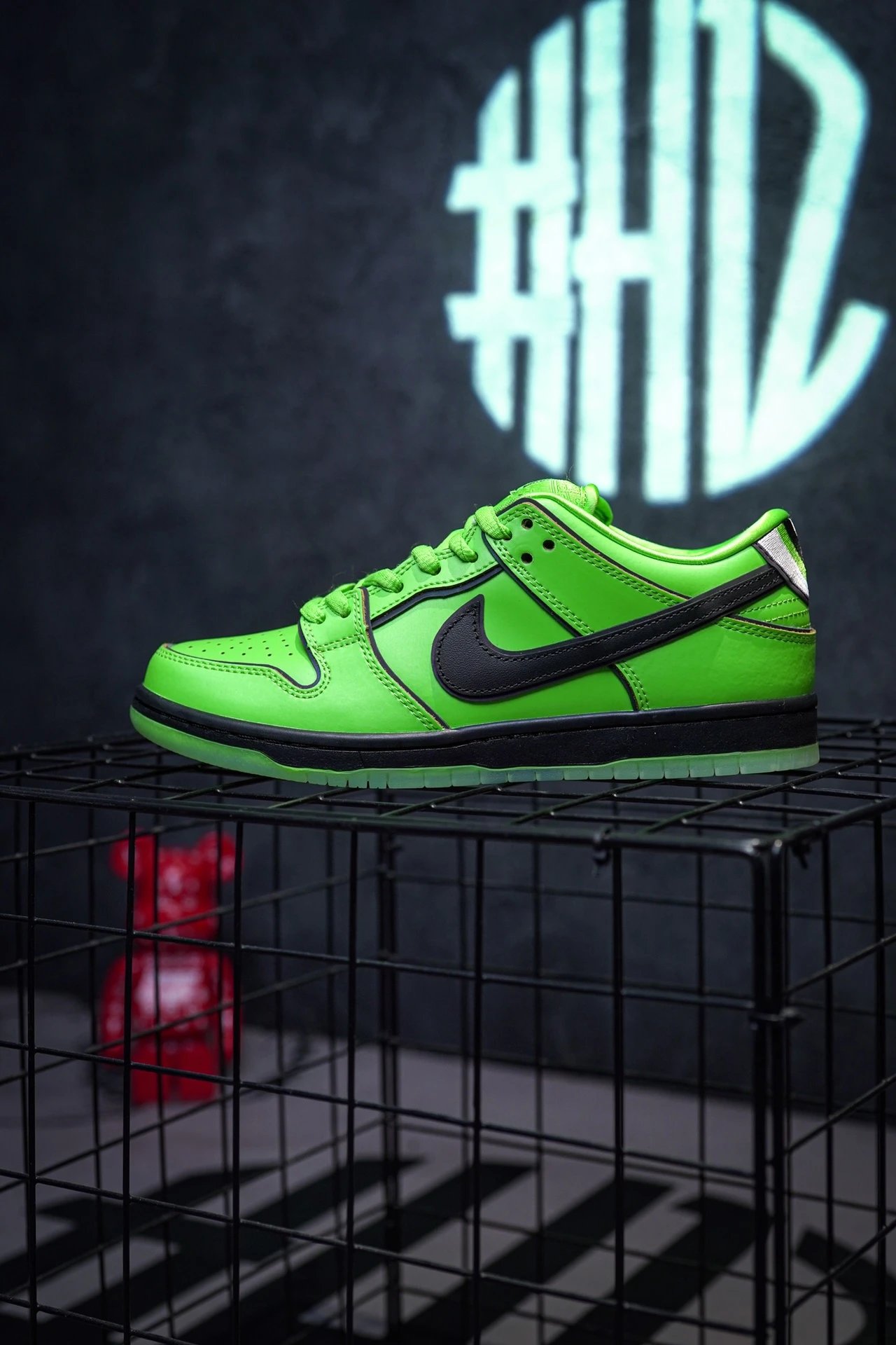 The Powerpuff Girls x NIKE SB Dunk Low