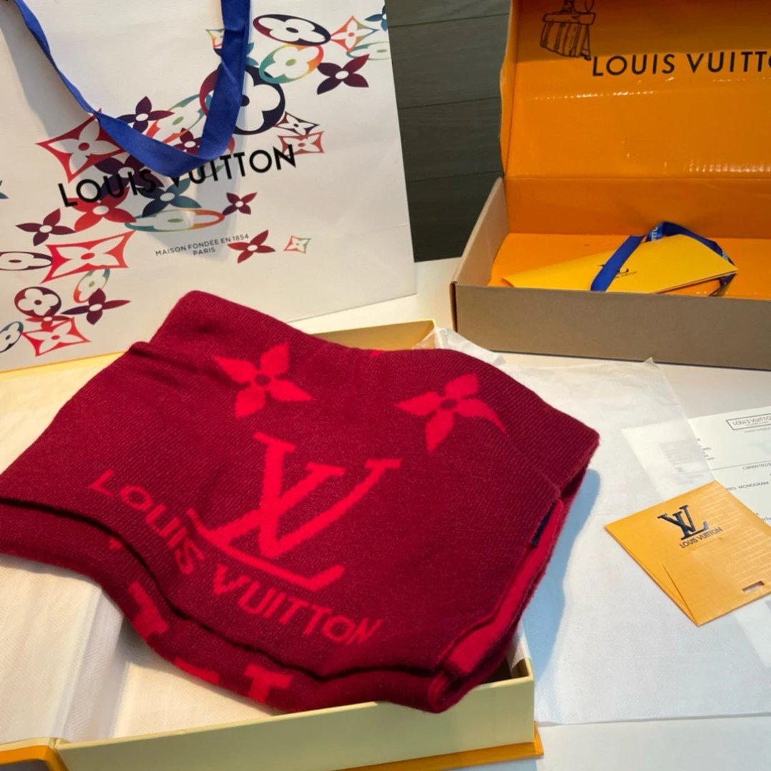 Louis Vuitton scarve
