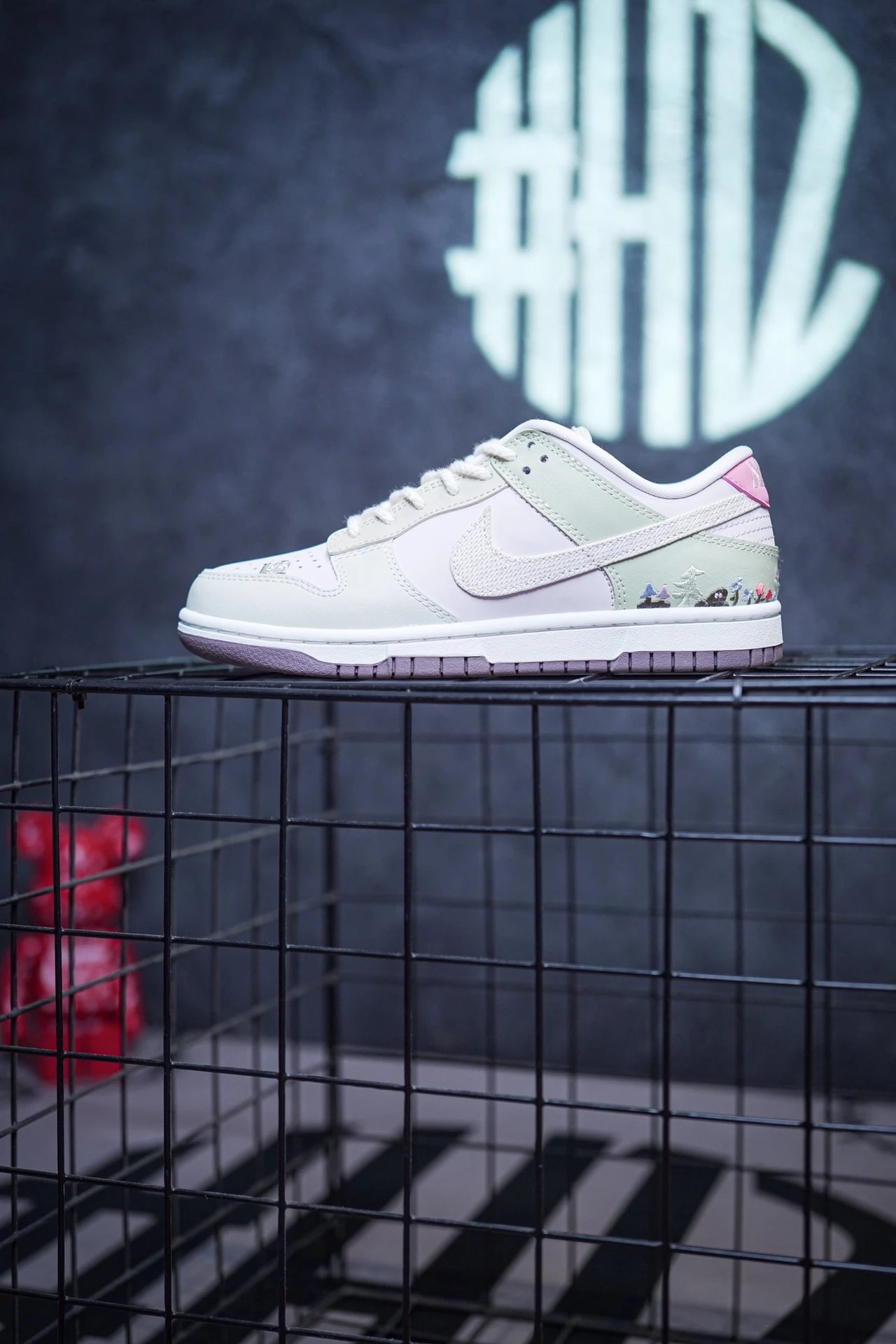 Nike Dunk Low Sneakers