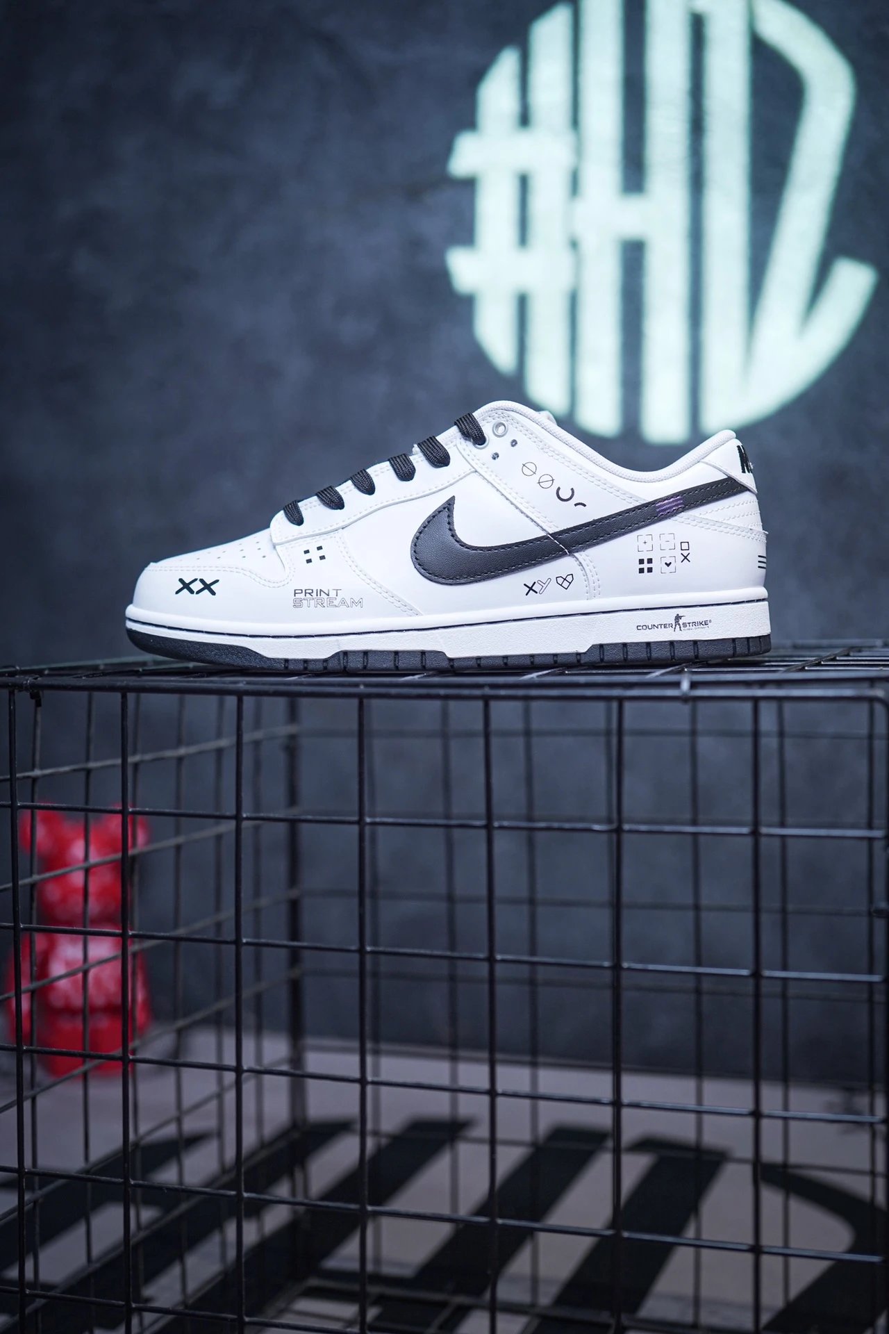 Nike Dunk Low Sneakers