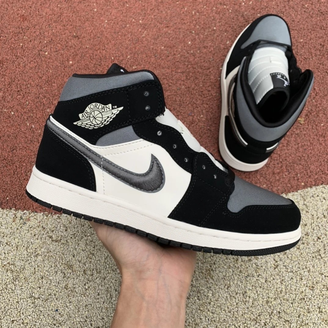 Air Jordan 1 High OG Sneakers