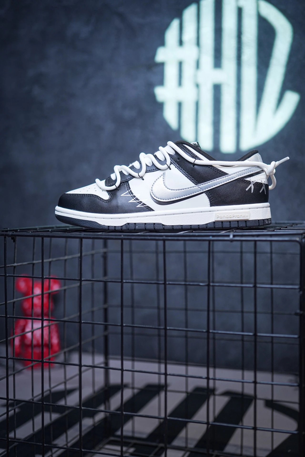 Nike Dunk Low Sneakers