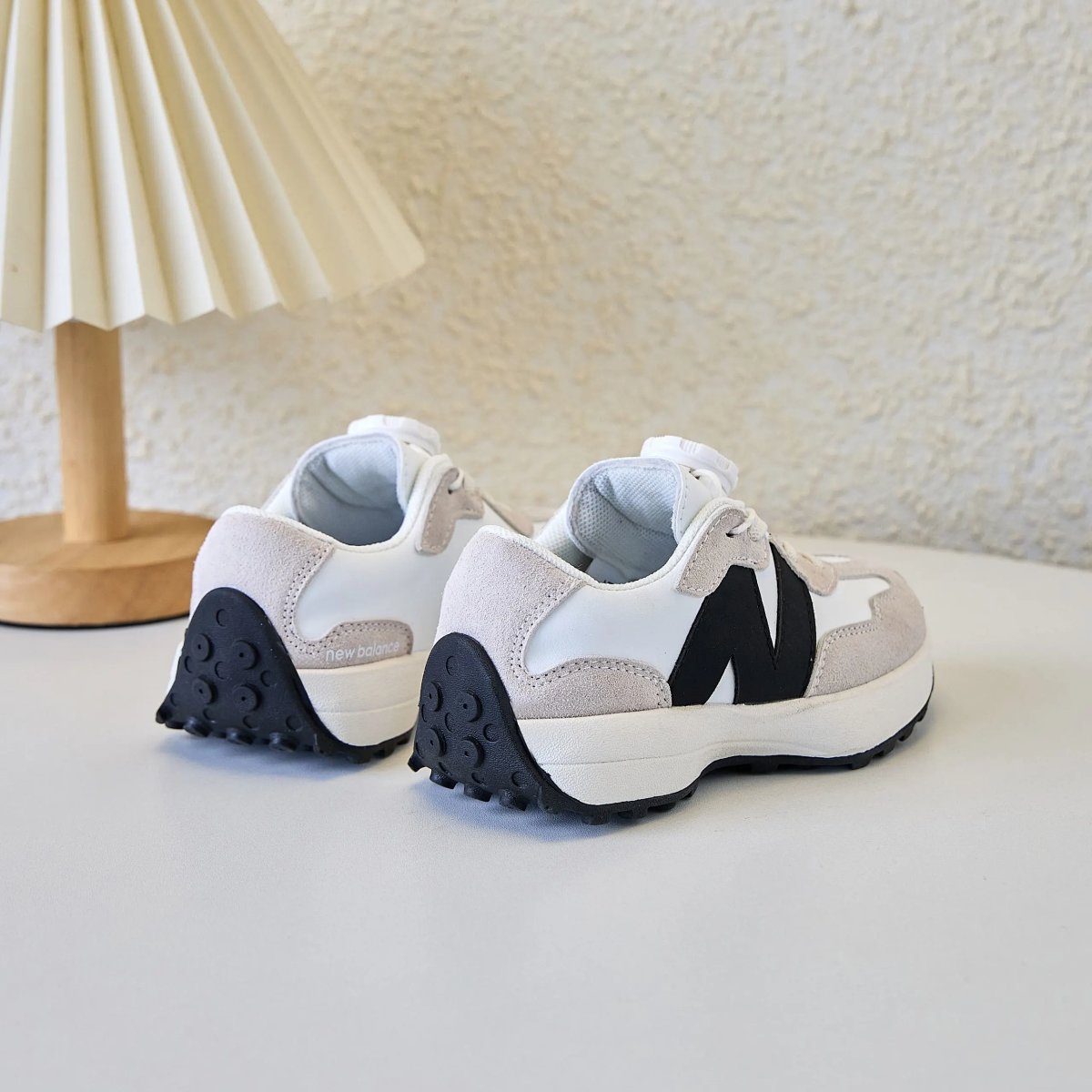 New Balance 327 White Beige Black Sneakers Chunky Sneakers product detail 32 in Litbuy spreadsheet finds