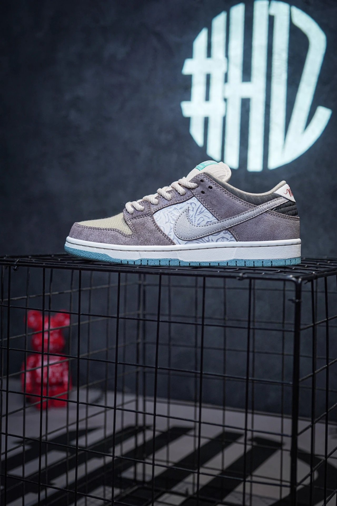 Nike SB Dunk Low Pro