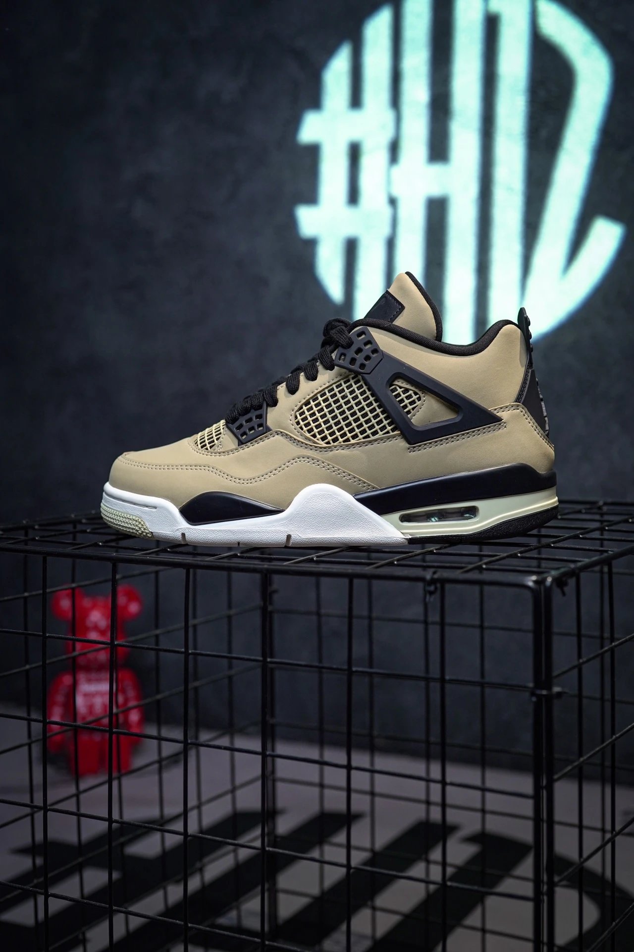 Air Jordan 4 Retro &