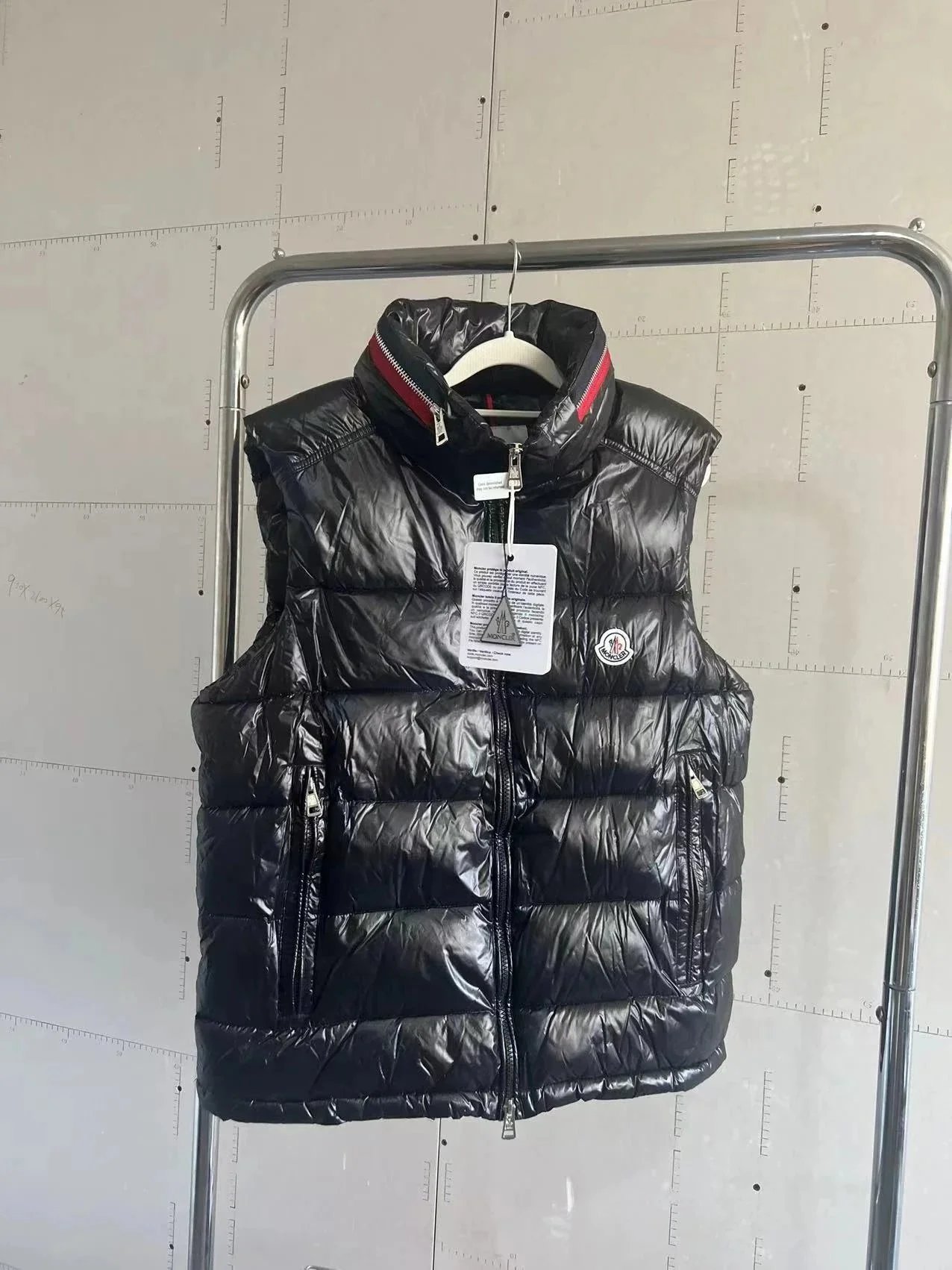Moncler 6