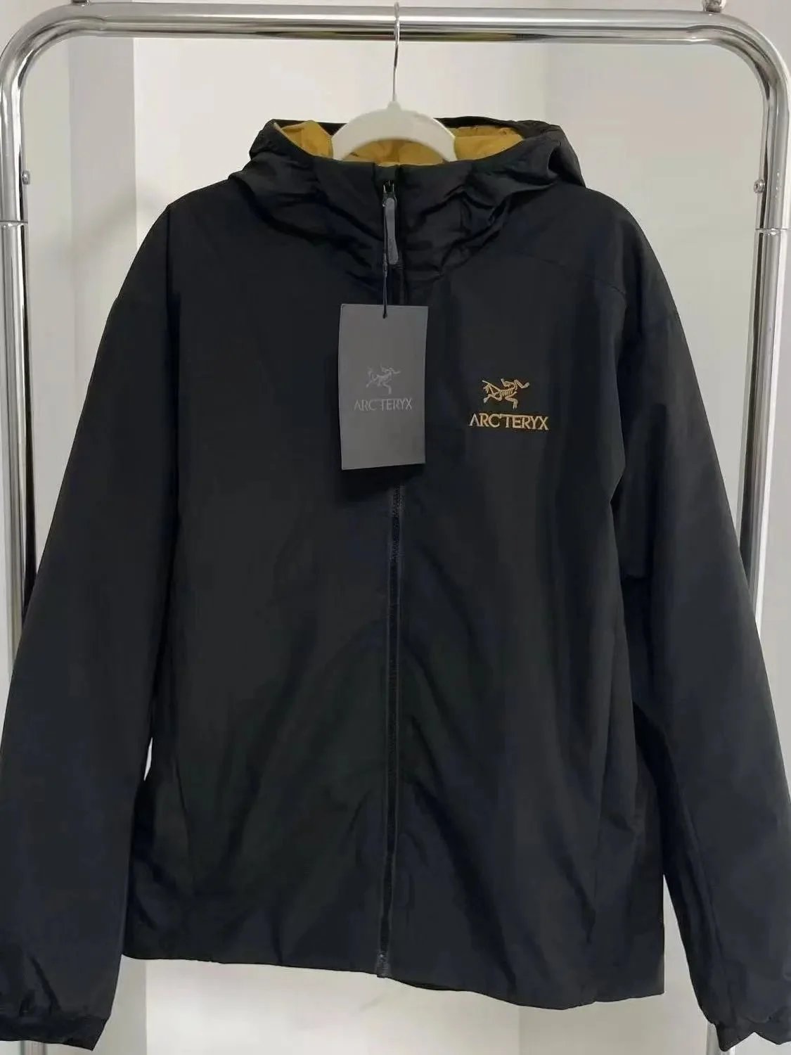 ASICS Jackets Hooded Sports Jacket — Arc Coat-Black Gold