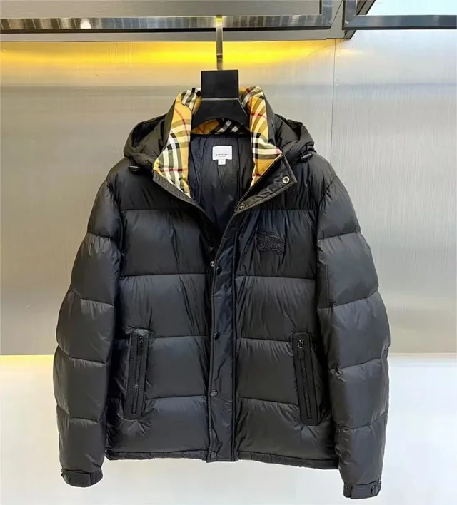 Burberry Down Jackets Hooded quilted jacket with check lining product detail image 6