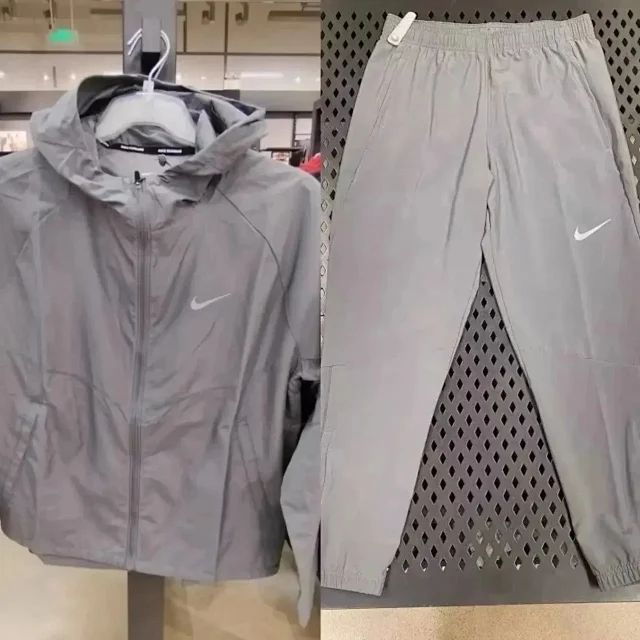 Nike Jackets Hooded graphic windbreaker jacket product detail image 10