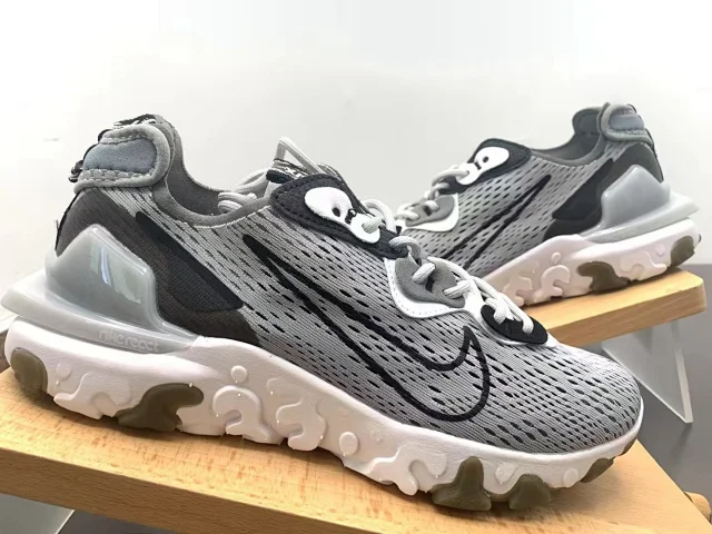 Nike Sneakers React Vision product detail image 5