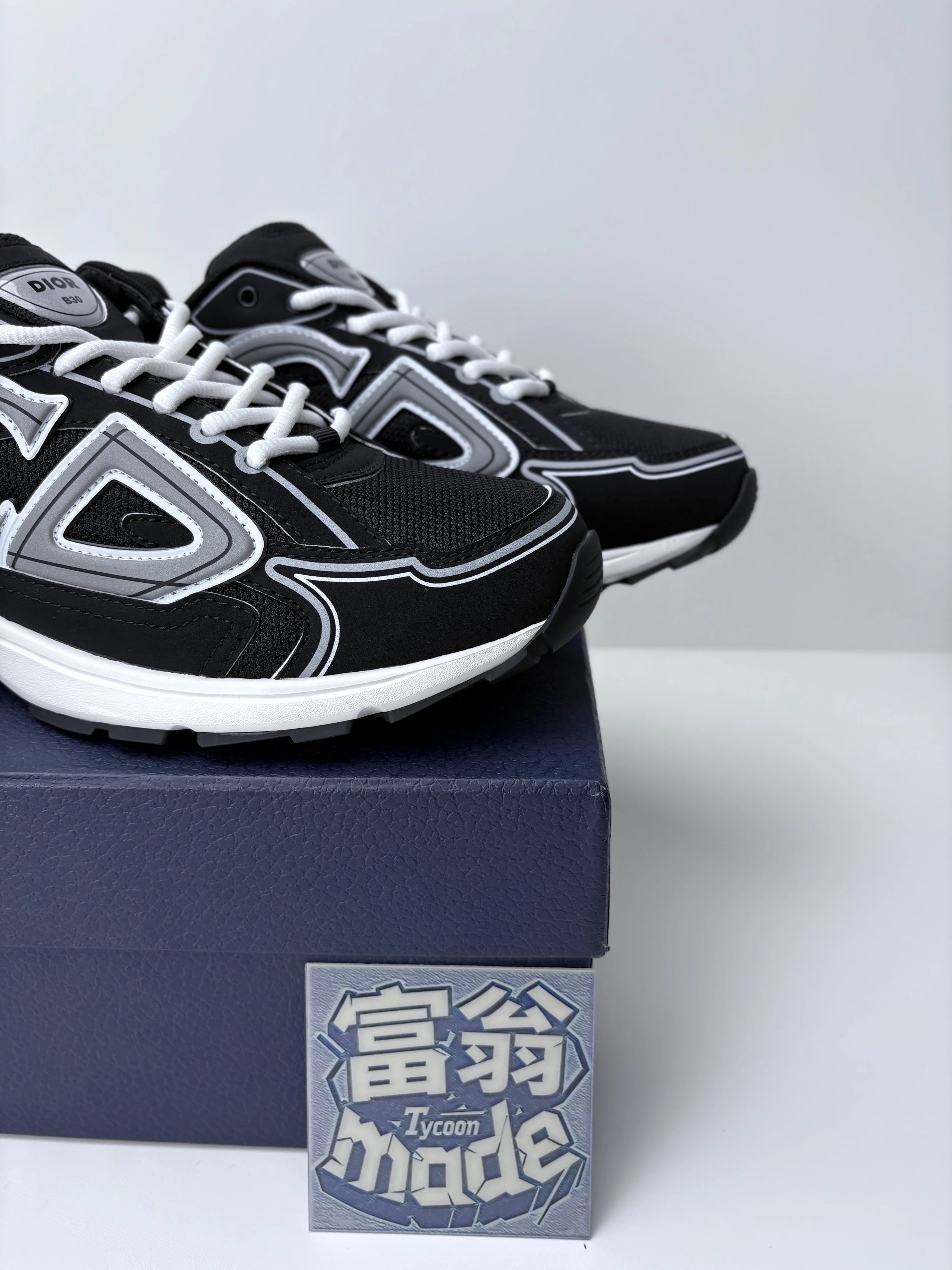 Dior B30