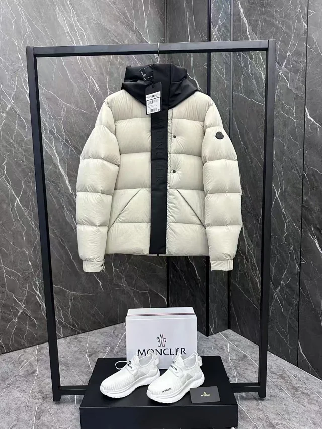 Moncler Zip-up track jacket, hooded sweatshirt and jogger designs with tricolor trim product detail image 7