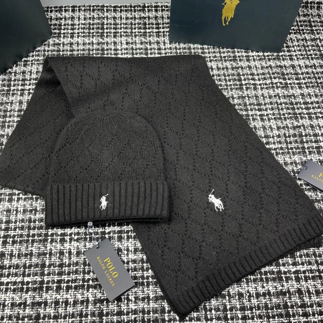 UGG Knit hat and scarf set — RALPH LAUREN-Black diamond pattern