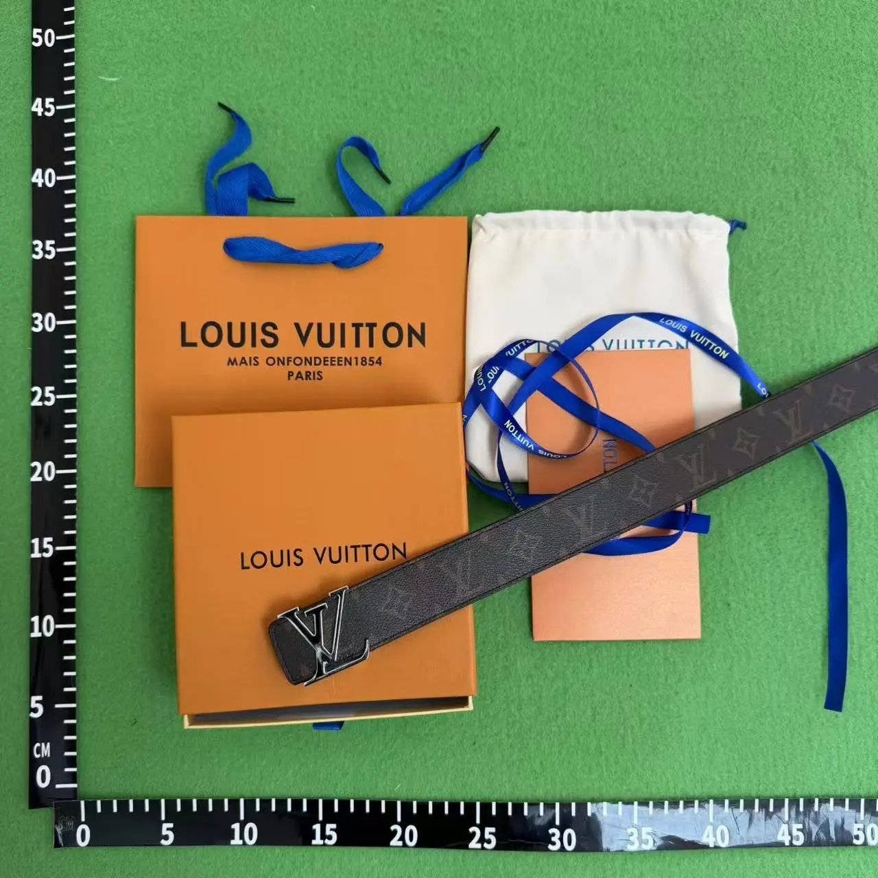 Uu08-belt collection