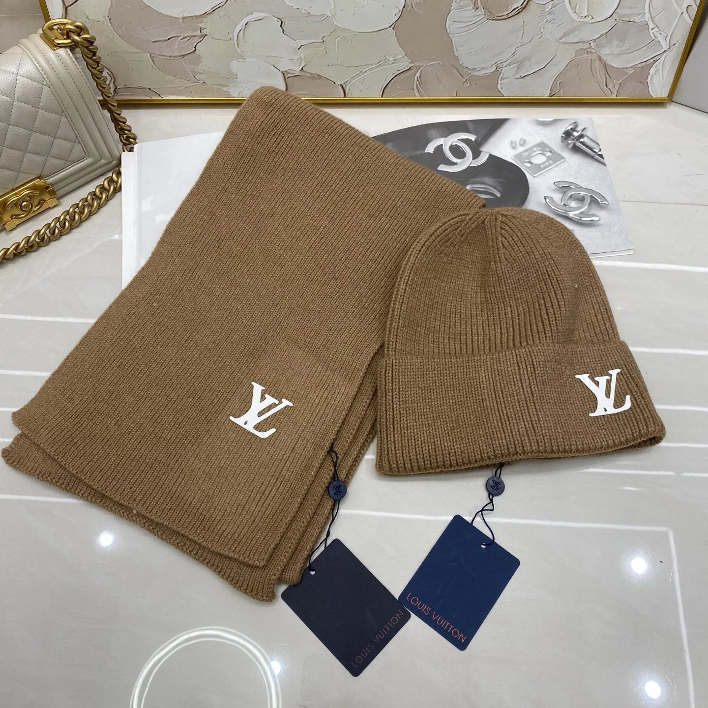 UGG Knit hat and scarf set — LV-Brown