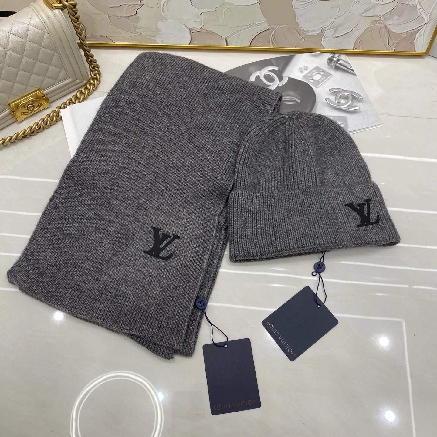 UGG Knit hat and scarf set — LV-gray