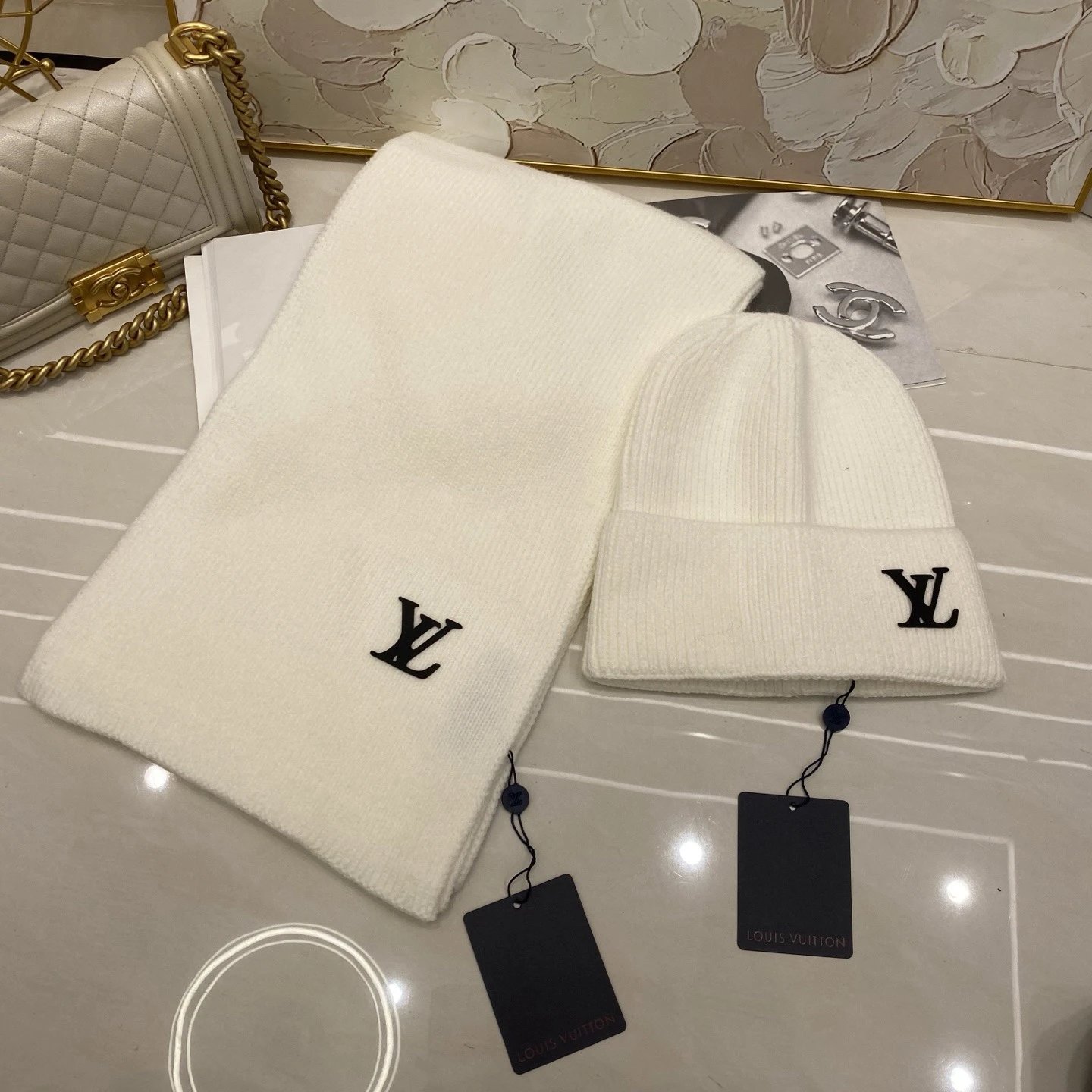 UGG Knit hat and scarf set — LV-White