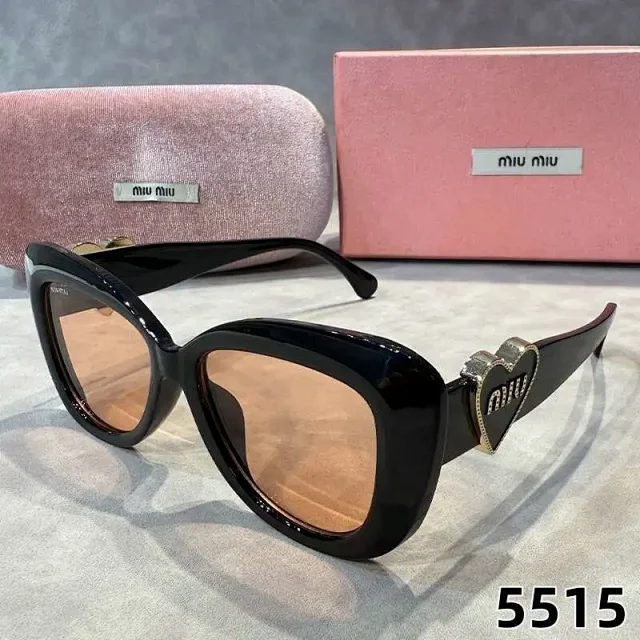 Miu Eyewear 5515 Heart-Logo Square Sunglasses product detail image 2