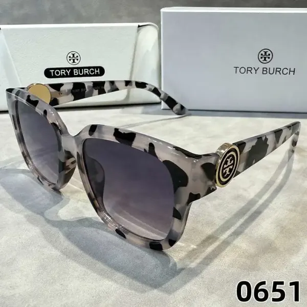 Tory Burch Square Tortoiseshell Sunglasses with Gold Logo - 5