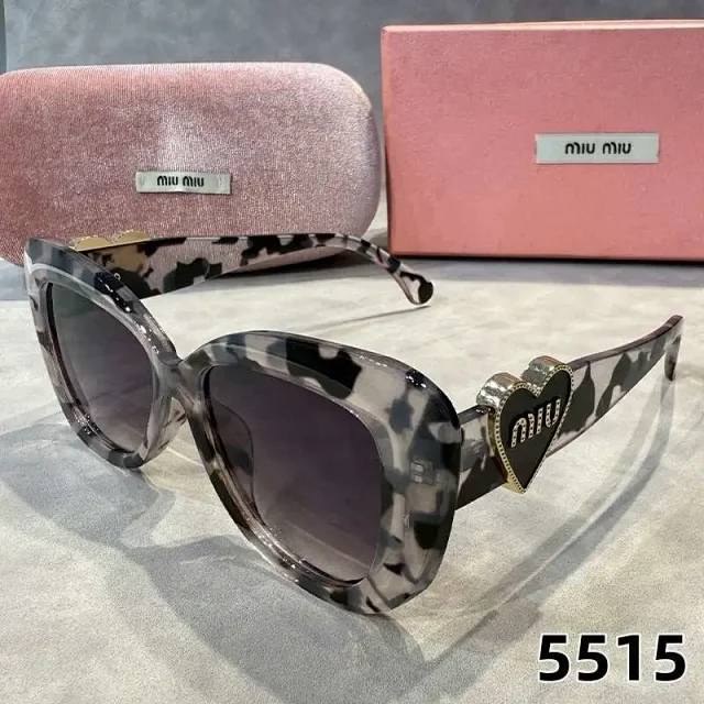Miu Eyewear 5515 Heart-Logo Square Sunglasses product detail image 3