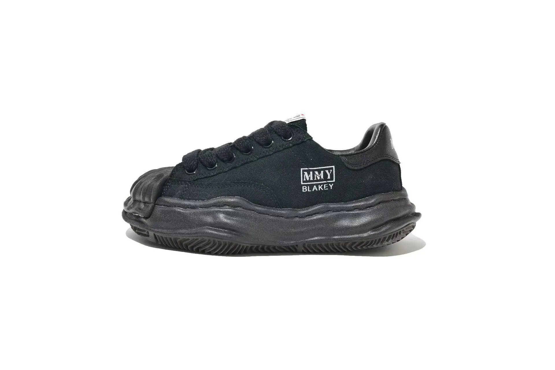 Unbranded Sneakers Low-Top Lace-Up with Sawtooth Sole — MMY-17