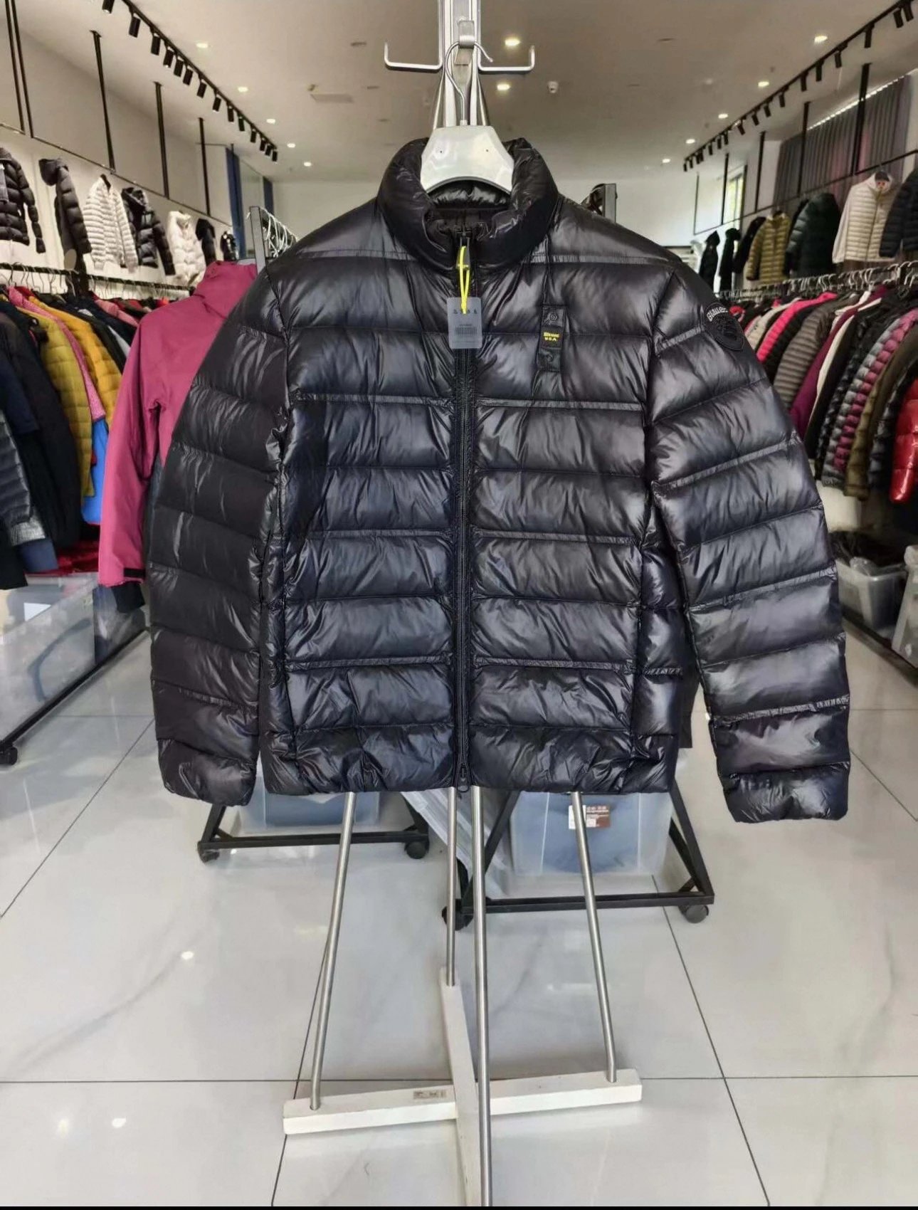 18 (More styles+WhatsApp 853 66840092)
