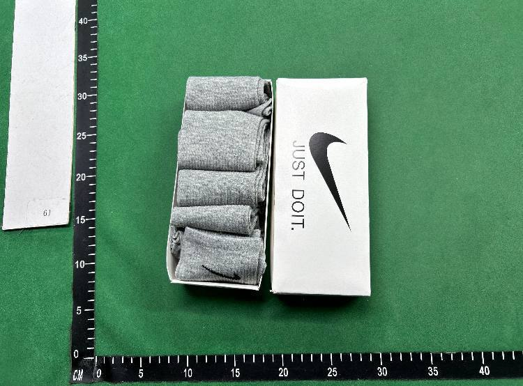 Nike Socks Ribbed crew image 6