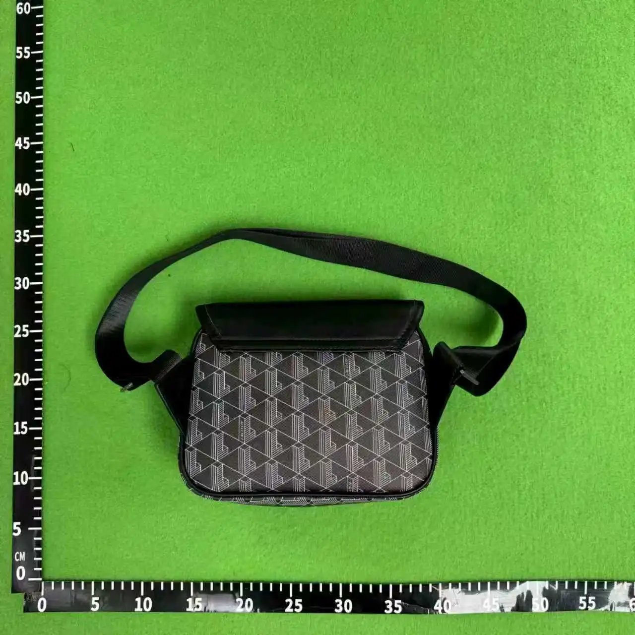 Burberry Crossbody Bags Zippered Bag image 4