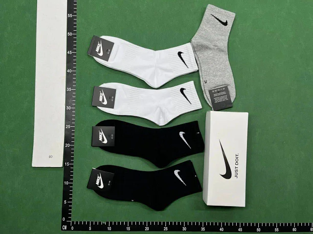 Nike Socks Ribbed crew product detail image 2