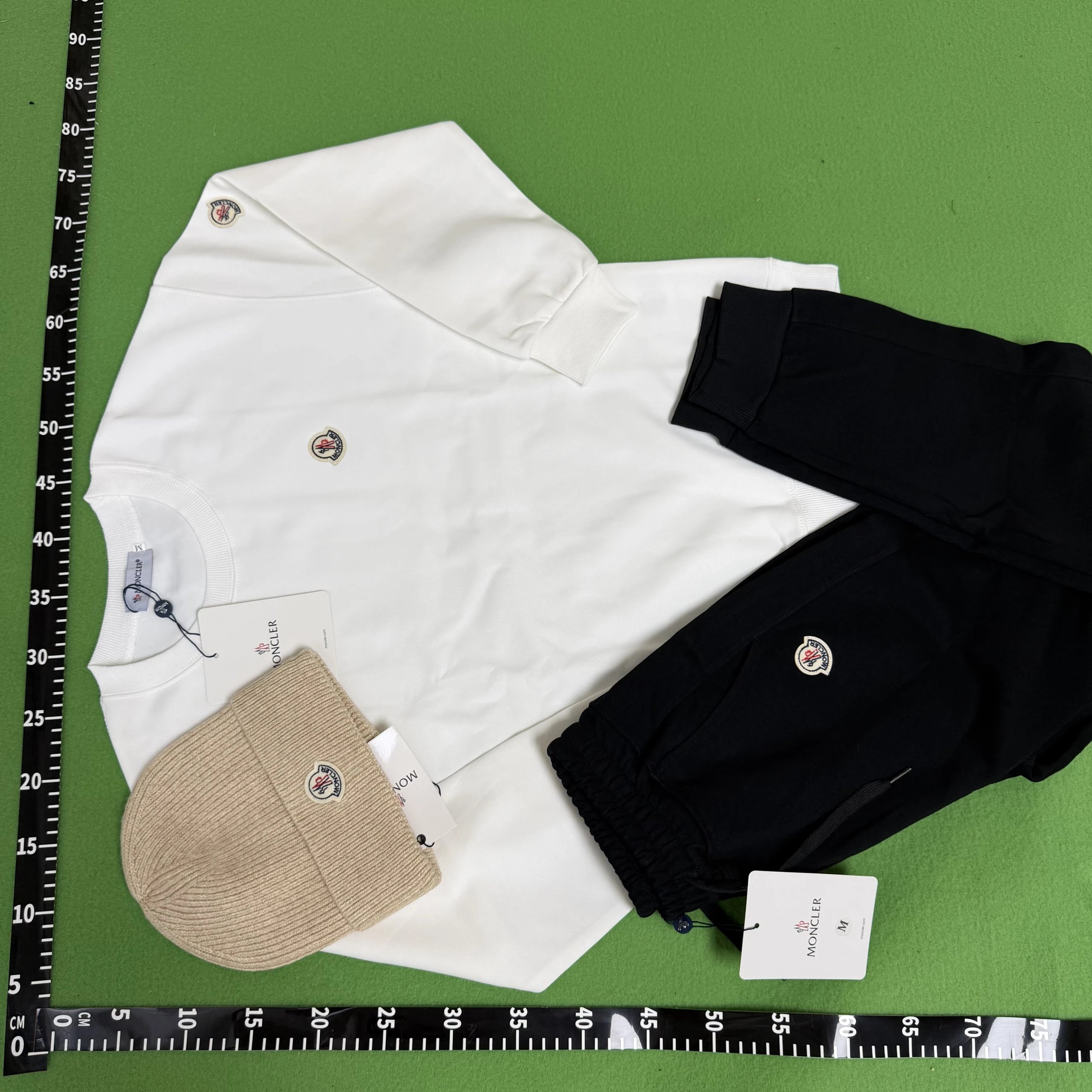 Set 1+Hat (100% wool, color can be noted)