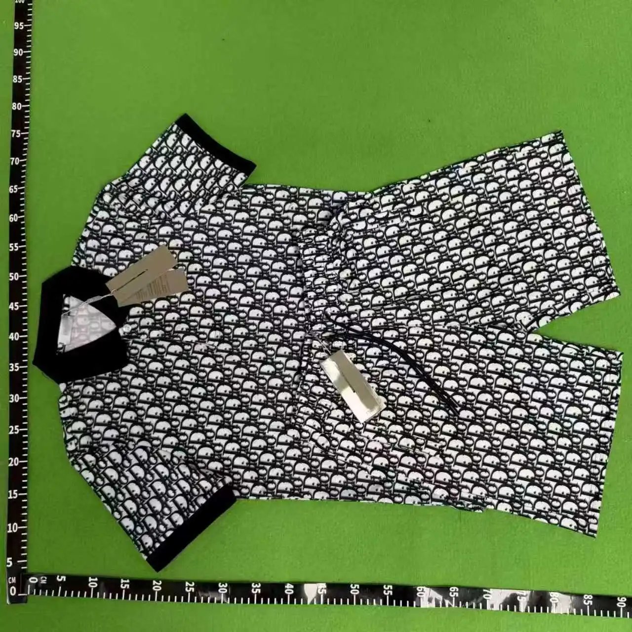 Di or standing collar black and white