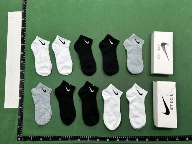 Nike Socks Ribbed crew product detail image 1