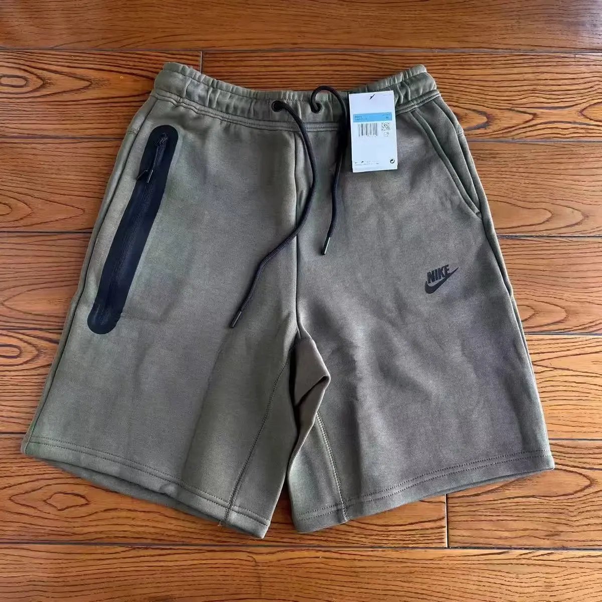 Nike Shorts Fleece Drawstring with Zippered Pocket — 5