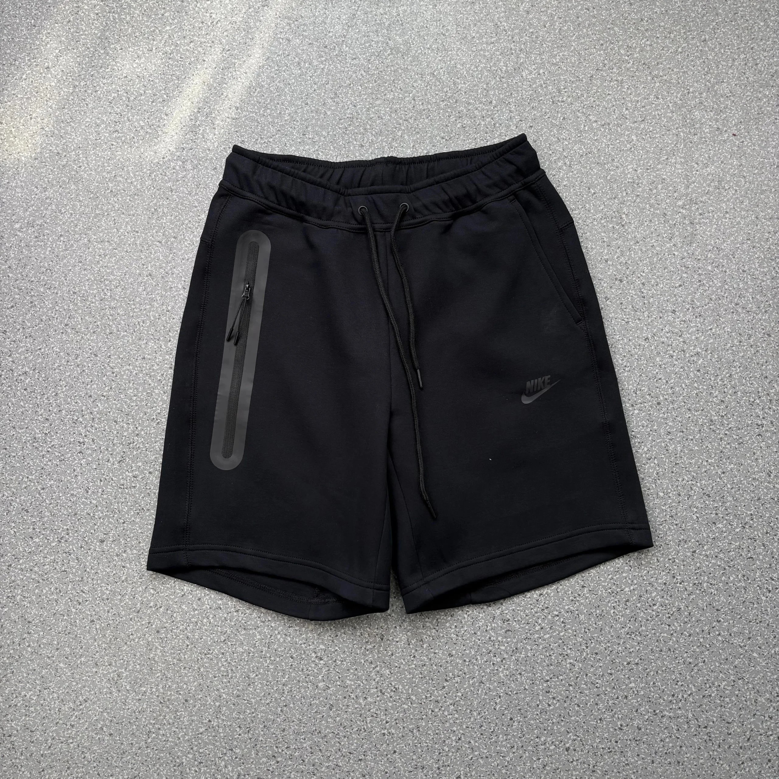 Nike Shorts Fleece Drawstring with Zippered Pocket — 1