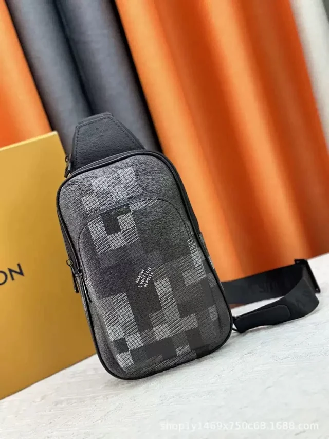 Louis Vuitton Crossbody Bags Monogram Sling Bag product detail image 3