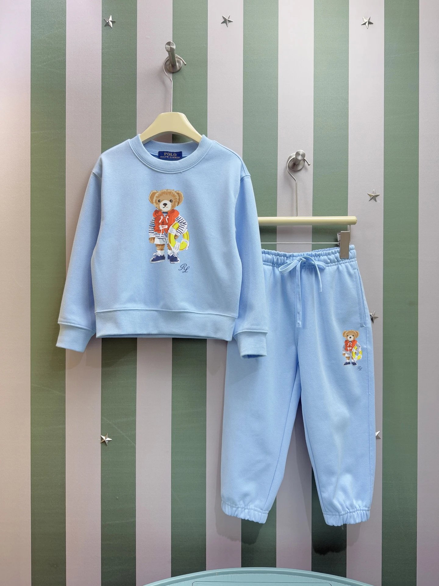 Gucci Matching Sets Children's two-piece sweater and jogger — 27