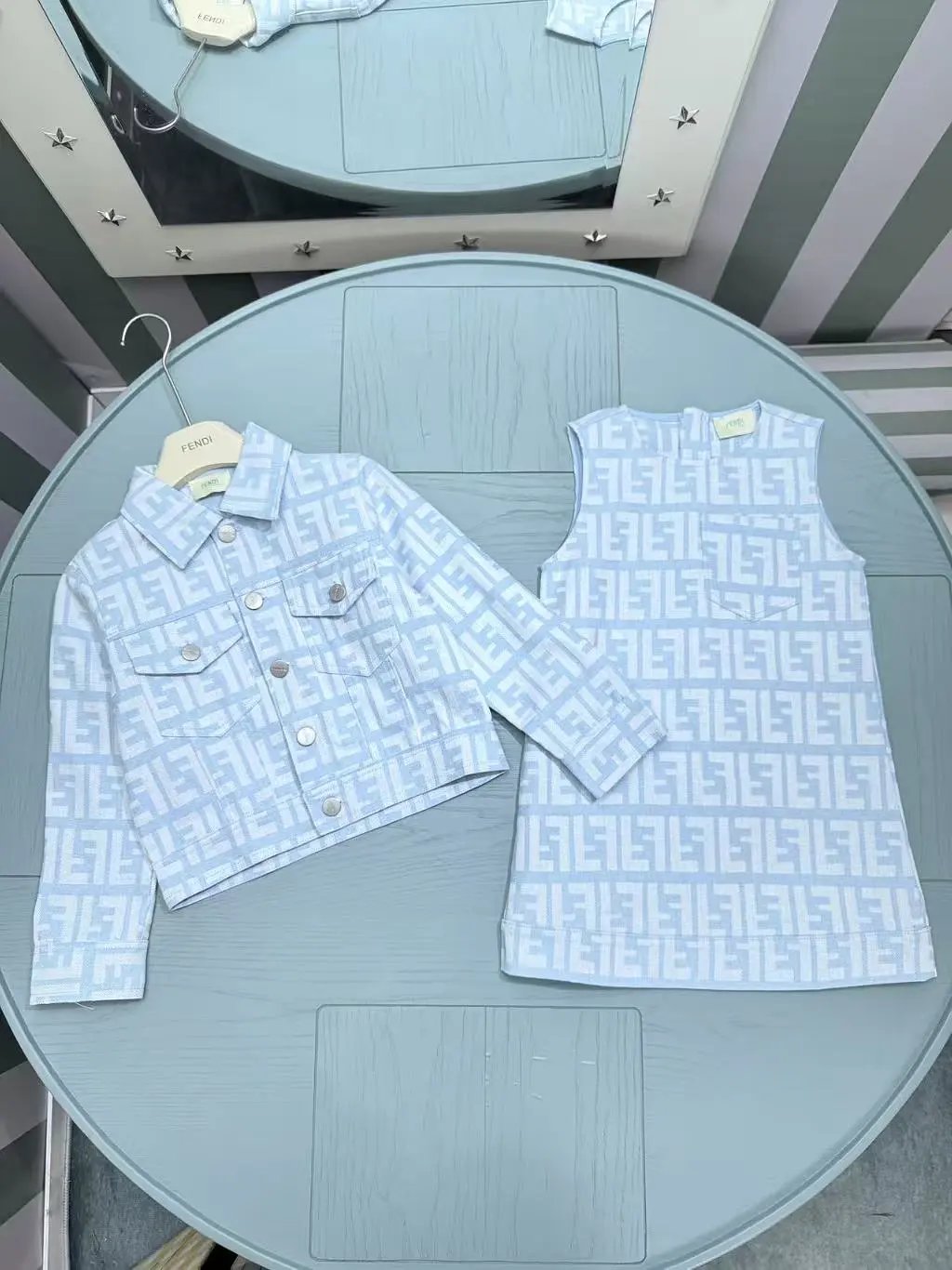 Gucci Matching Sets Children's two-piece sweater and jogger — 38