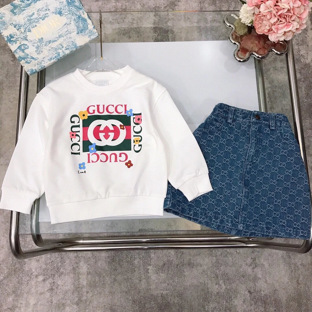 Gucci Matching Sets Children's two-piece sweater and jogger — 37