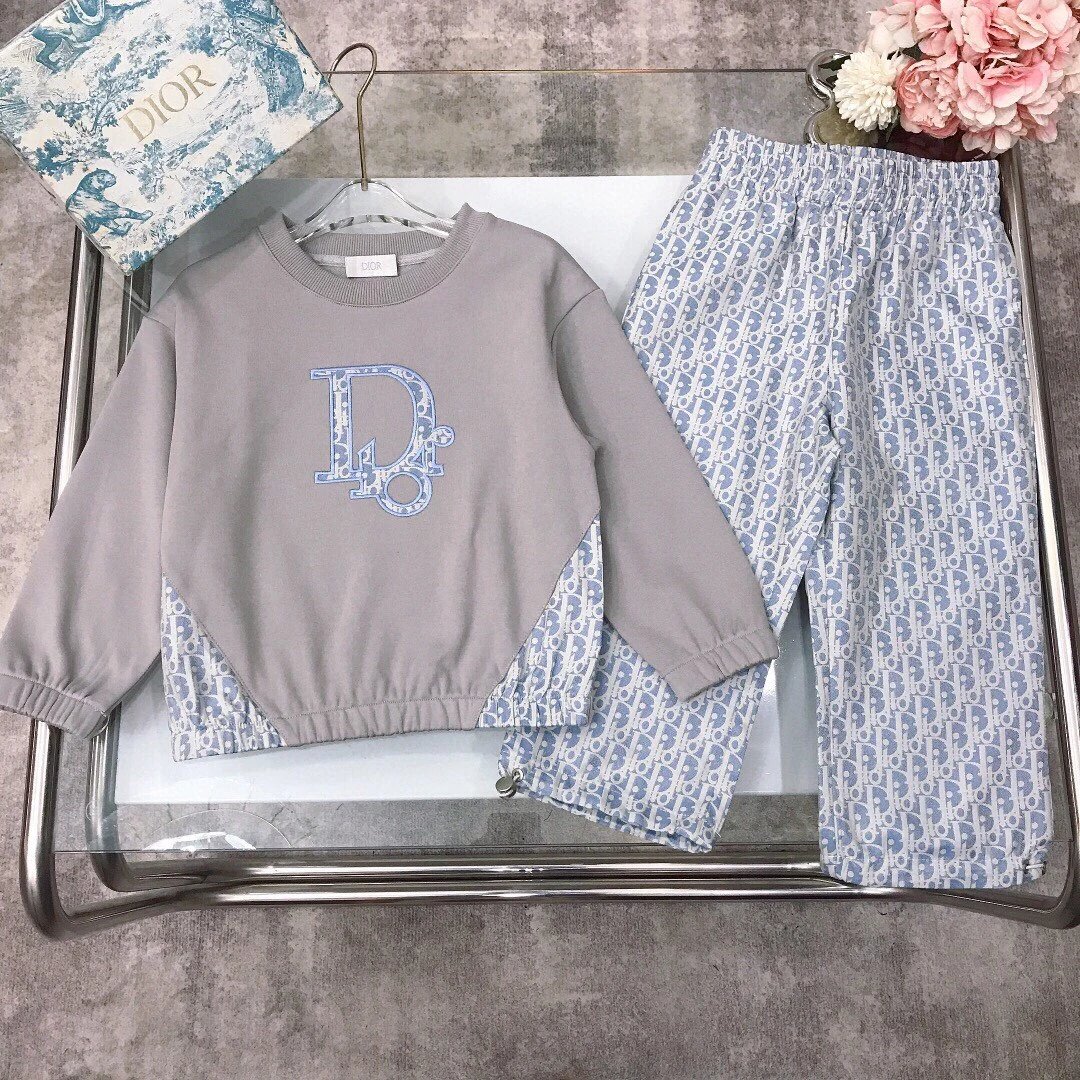 Gucci Matching Sets Children's two-piece sweater and jogger — 31