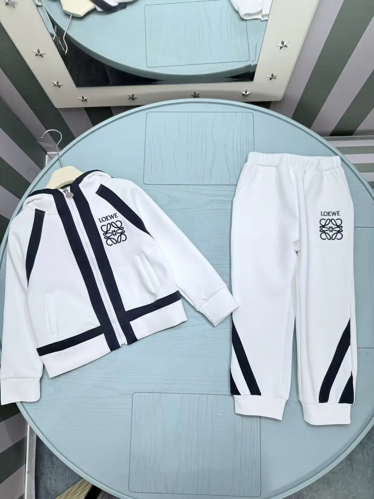 Gucci Matching Sets Children's two-piece sweater and jogger — 21
